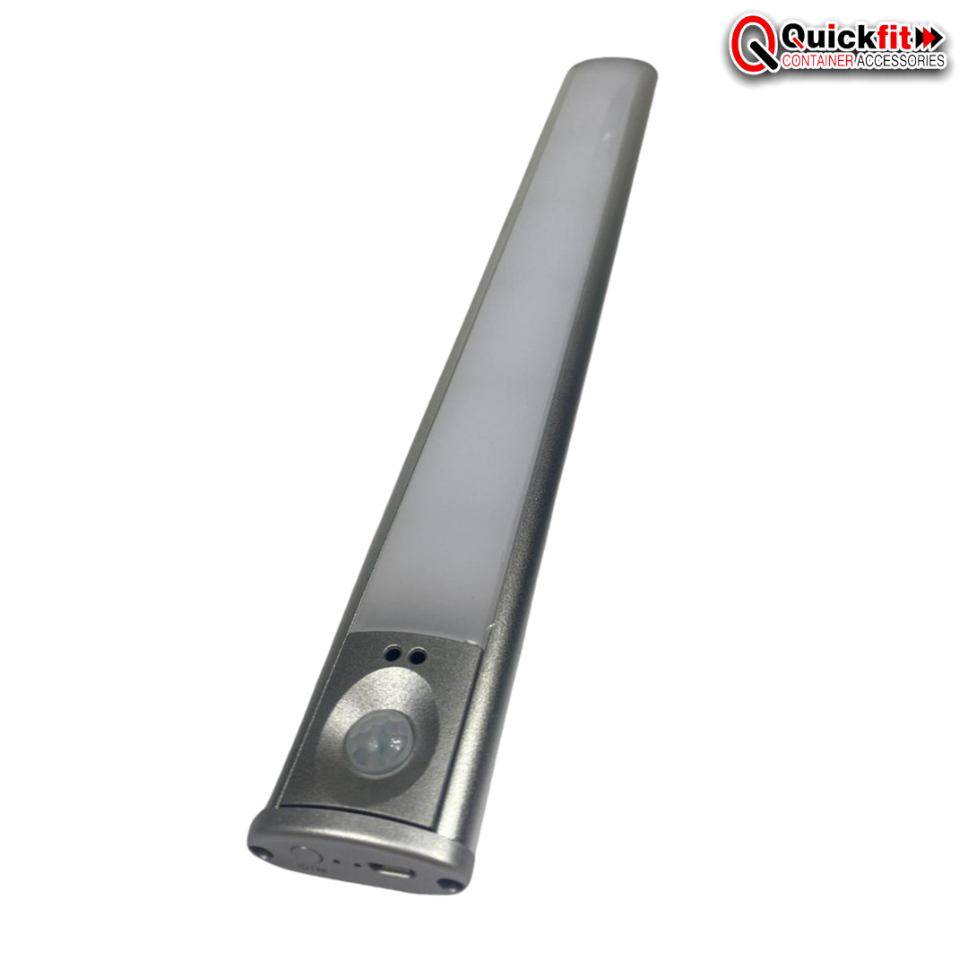 Lampe à détecteur de mouvement avec fixation magnétique