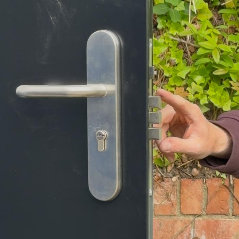 Porte simple auto-perceuse pour conteneur maritime – Sans soudure requise | Installation par soi-même