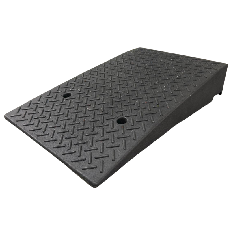 Rampe pour conteneur maritime renforcée et stabilisée
